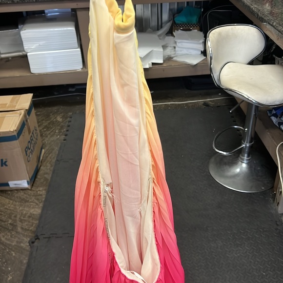 Vici Ombré Halter Maxi - Picture 4 of 4